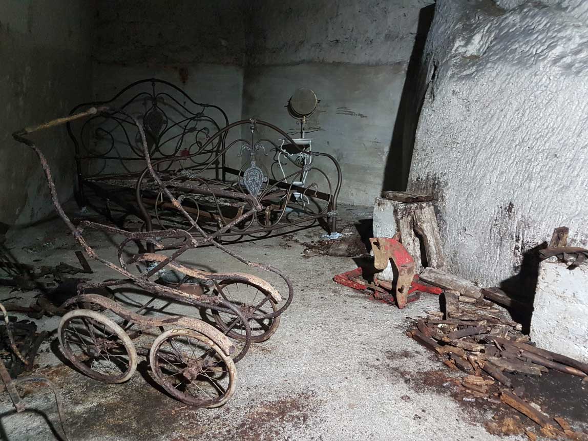 Naples Underground - WW2